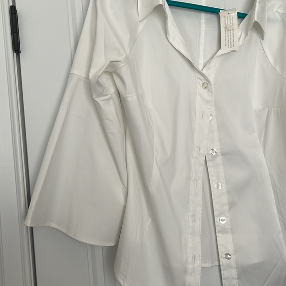 White shirt 3/4 button down shirt, slight bell sleeve - Picture 3 of 5